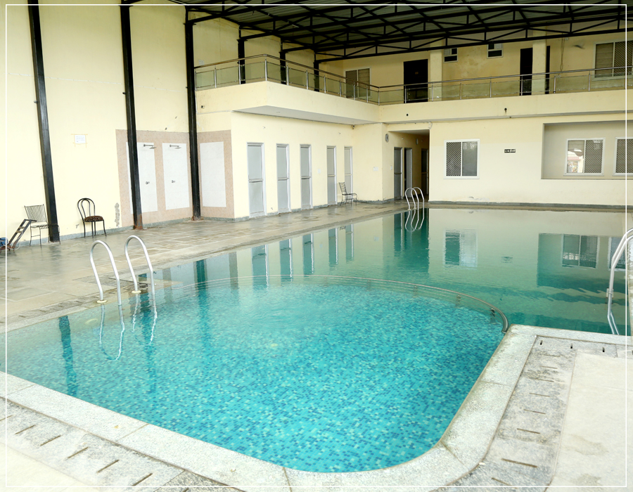 Budget hotel with a swimming pool in Jaipur